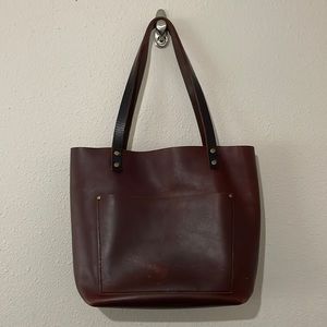 Portland Leather Medium Tote in Conag